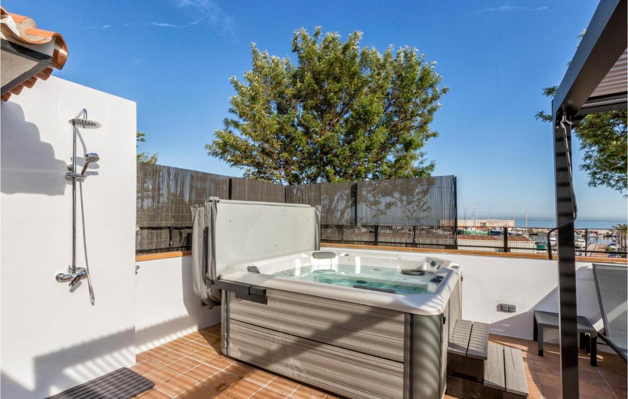 Gorgeous Home In Marbella With Kitchen Exterior photo